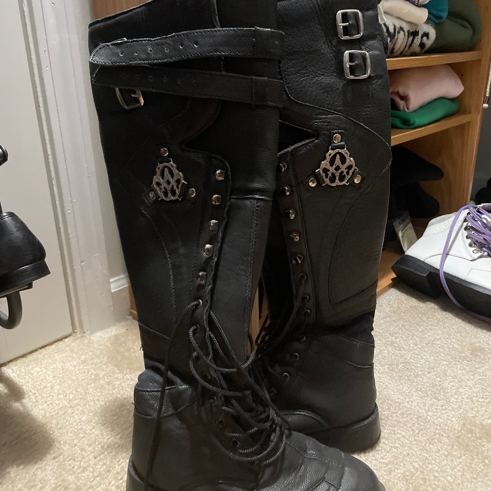 Verrilas Monolith Boots, size 7